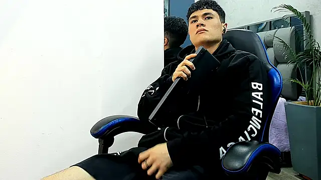 Snapshot of roan_birkin chatting on September 30, 9:29 pm roan birkin online show from September 30, 9:29 pm