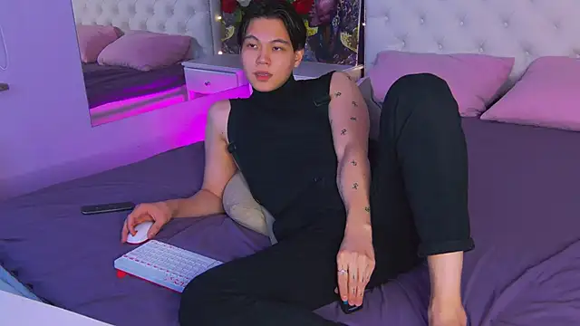 Snapshot of just_gay_ chatting on March 8, 11:28 pm just gay online show from March 8, 11:28 pm