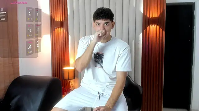 Snapshot of Justin_mack chatting on September 21, 1:00 pm Justin mack online show from September 21, 1:00 pm