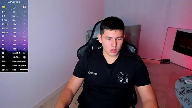 JamesCr  online show from January 11, 5:11 am