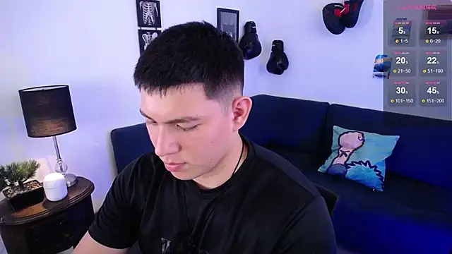 JamesCr  online show from April 24, 2:19 pm