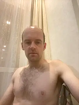 LynnAhNight online show from November 18, 2:48 am