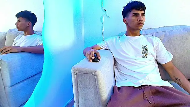 papi hotxx online show from March 1, 3:10 am