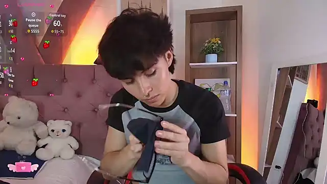 PepperTwink online show from April 22, 4:12 pm