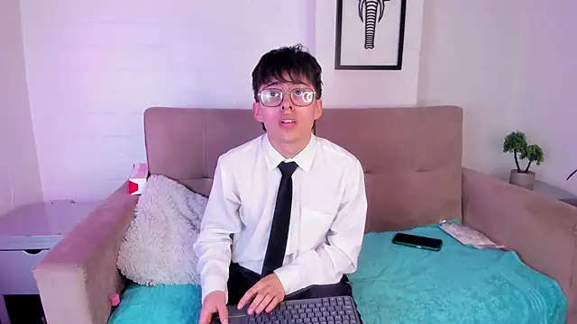 Snapshot of PepperTwink chatting on February 27, 1:07 pm PepperTwink online show from February 27, 1:07 pm
