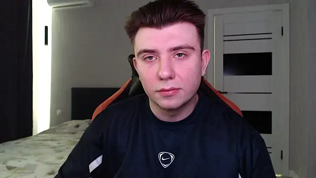 honey furry online show from March 12, 6:10 am