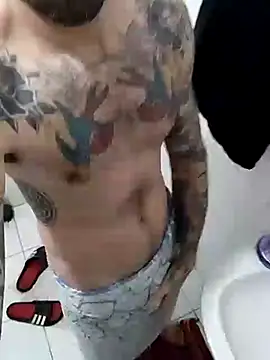 Snapshot of xdandan69 chatting on February 22, 1:33 am xdandan69 online show from February 22, 1:33 am