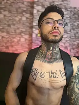 Walker Thomas1 online show from February 14, 5:36 pm