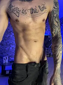 Walker Thomas1 online show from March 15, 7:05 pm