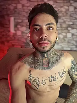 Walker Thomas1 online show from March 5, 8:23 pm