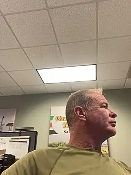 hintly online show from April 28, 8:57 pm