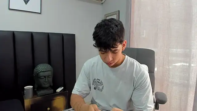 ISAAC CRYSTON online show from March 19, 7:17 pm