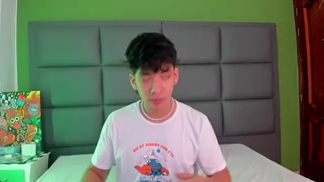 ISAAC CRYSTON online show from February 13, 7:52 pm