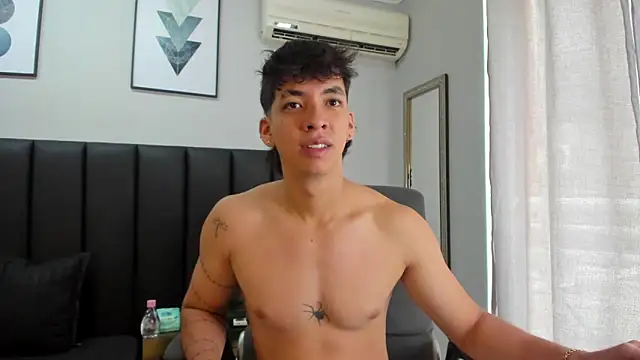 ISAAC CRYSTON online show from February 17, 8:04 pm