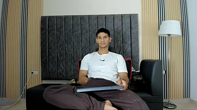 Snapshot of ANDRES_STUD chatting on September 25, 8:24 am ANDRES STUD online show from September 25, 8:24 am