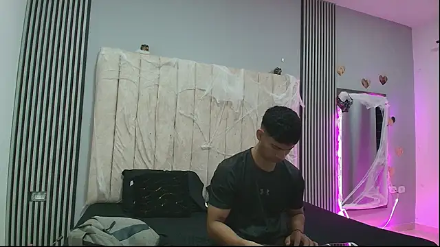 Snapshot of ANDRES_STUD chatting on October 12, 4:39 am ANDRES STUD online show from October 12, 4:39 am