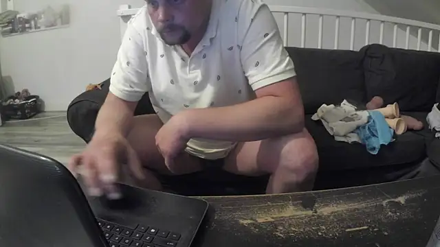 YourLoveBoyKevin online show from April 22, 9:08 pm