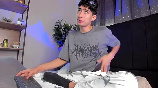 NovaaWheler online show from March 4, 12:01 pm