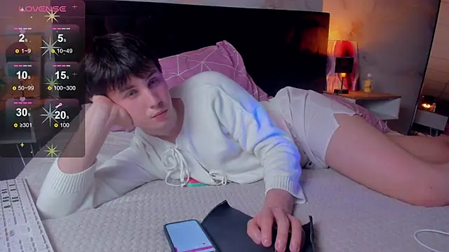 AdrianoAubert online show from November 16, 11:01 am