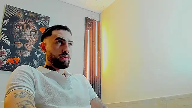 Snapshot of Luke_davis01 chatting on February 24, 12:48 pm Luke davis01 online show from February 24, 12:48 pm