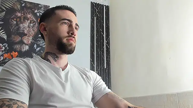 Snapshot of Luke_davis01 chatting on March 12, 1:08 pm Luke davis01 online show from March 12, 1:08 pm