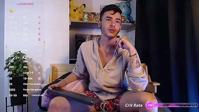 Snapshot of kyle_clint07 chatting on October 3, 6:35 pm kyle clint07 online show from October 3, 6:35 pm