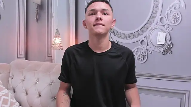 Snapshot of Andy_dior18 chatting on October 16, 2:19 am Andy dior18 online show from October 16, 2:19 am