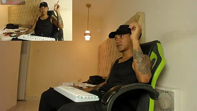 Snapshot of blackdirty420 chatting on September 11, 8:08 pm blackdirty420 online show from September 11, 8:08 pm