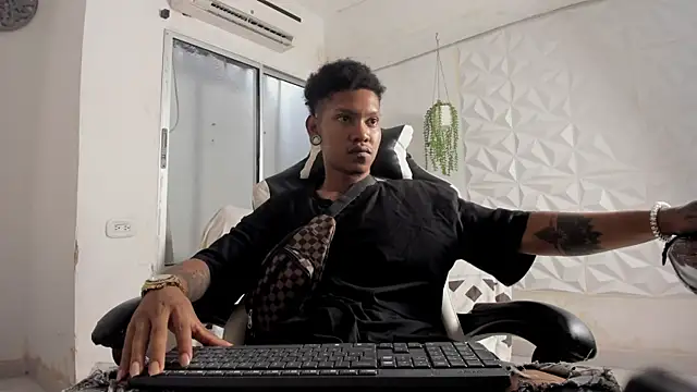 Snapshot of blackdirty420 chatting on September 26, 8:50 pm blackdirty420 online show from September 26, 8:50 pm