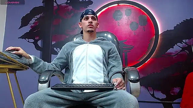 Dirty Kingg online show from November 1, 9:08 pm