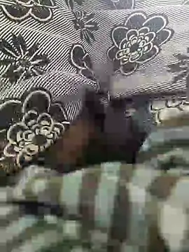 Snapshot of Tamil_small_cock chatting on February 25, 12:58 am Tamil small cock online show from February 25, 12:58 am
