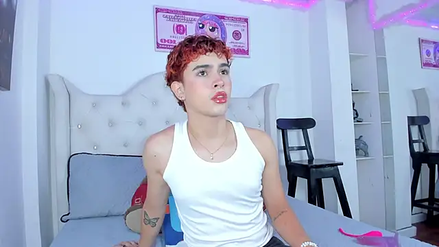 Aiiden 15 online show from November 10, 6:13 pm