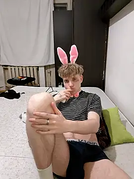 And25bn online show from April 2, 11:45 pm