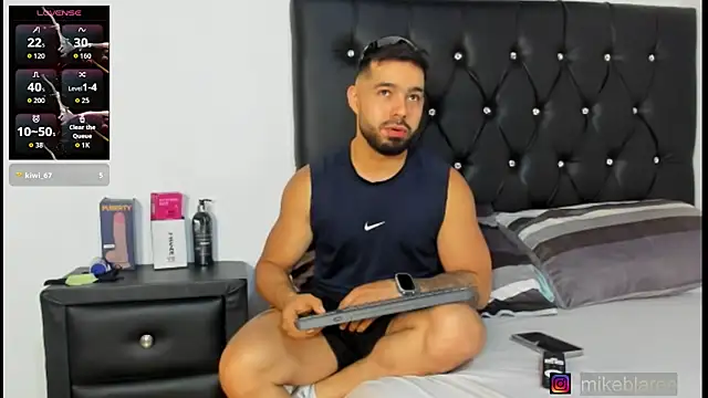 mikeblaree online show from April 25, 7:44 pm