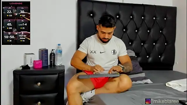 mikeblaree online show from April 27, 8:25 pm