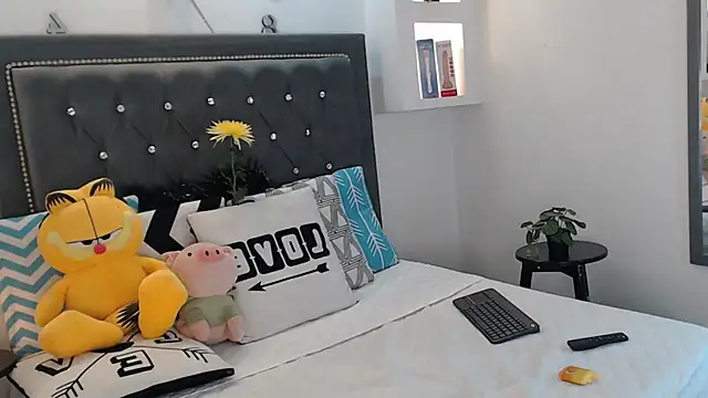 MaikyCooper online show from March 23, 3:43 am