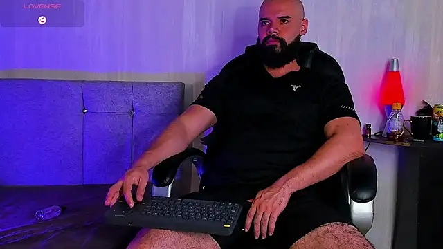 Luke Diaz7 online show from April 6, 8:31 pm