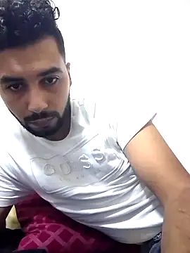 Snapshot of OutsizedPistol chatting on October 3, 2:00 pm OutsizedPistol online show from October 3, 2:00 pm