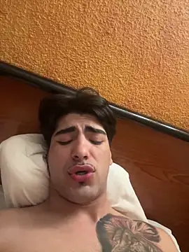 jovencitoboy21 online show from April 1, 1:13 pm