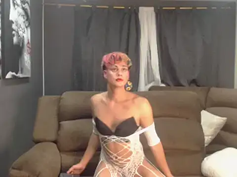 Snapshot of mchissexx chatting on September 28, 4:10 am mchissexx online show from September 28, 4:10 am