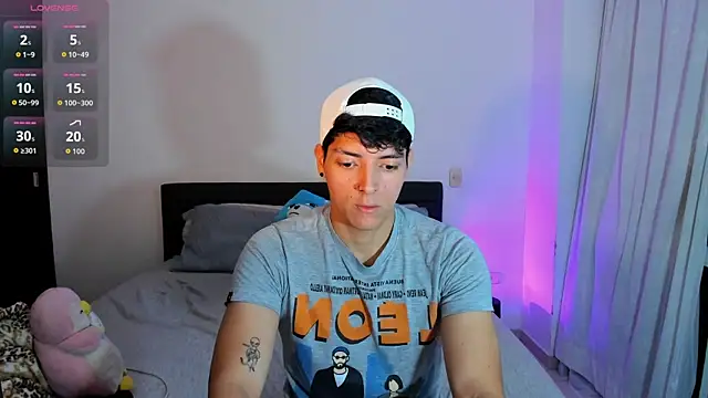  JacobMiller   online show from October 7, 10:36 pm