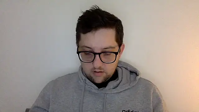 Snapshot of Milflover96 chatting on February 15, 4:45 pm Milflover96 online show from February 15, 4:45 pm