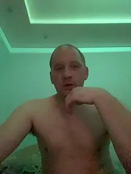 Krzysiekg123 online show from January 14, 7:17 pm