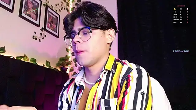 Snapshot of isaac-saenz chatting on March 3, 9:01 pm isaac-saenz online show from March 3, 9:01 pm