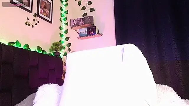 Snapshot of isaac-saenz chatting on March 12, 8:41 pm isaac-saenz online show from March 12, 8:41 pm