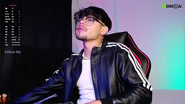 Snapshot of isaac-saenz chatting on October 21, 12:14 am isaac-saenz online show from October 21, 12:14 am