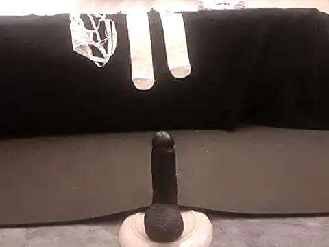 Snapshot of MystiqueRider chatting on October 16, 11:51 am MystiqueRider online show from October 16, 11:51 am