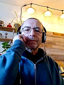 Xavspank2 online show from February 17, 10:25 am