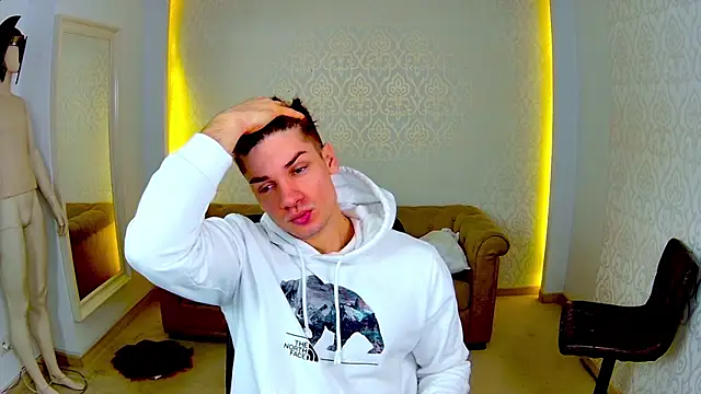 MaxKaiden online show from February 10, 6:18 am