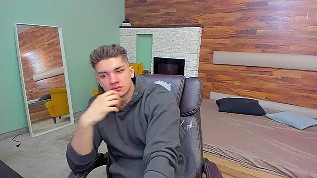 MaxKaiden online show from March 9, 5:23 am